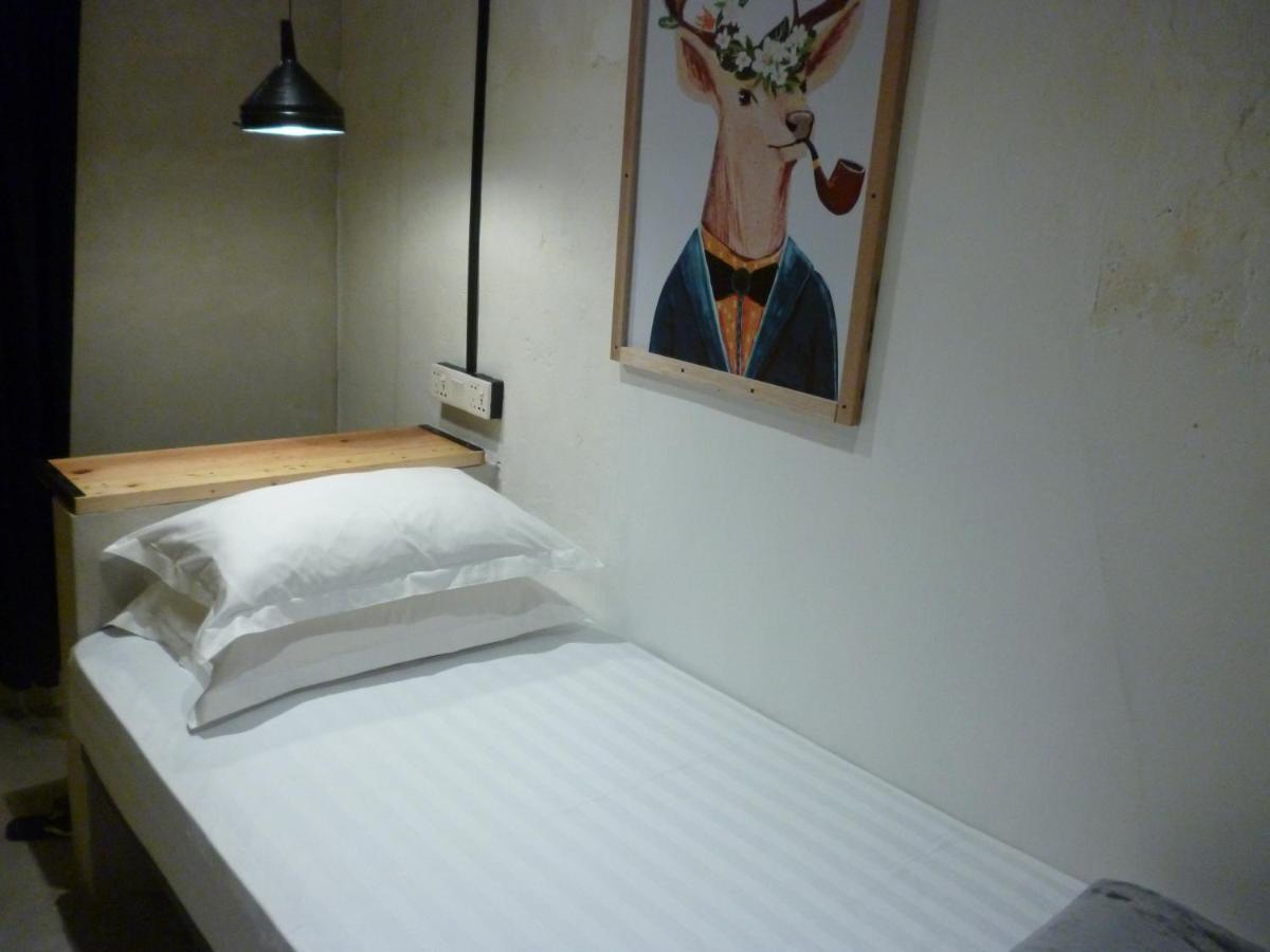 Ola Hostel Малакка Экстерьер фото